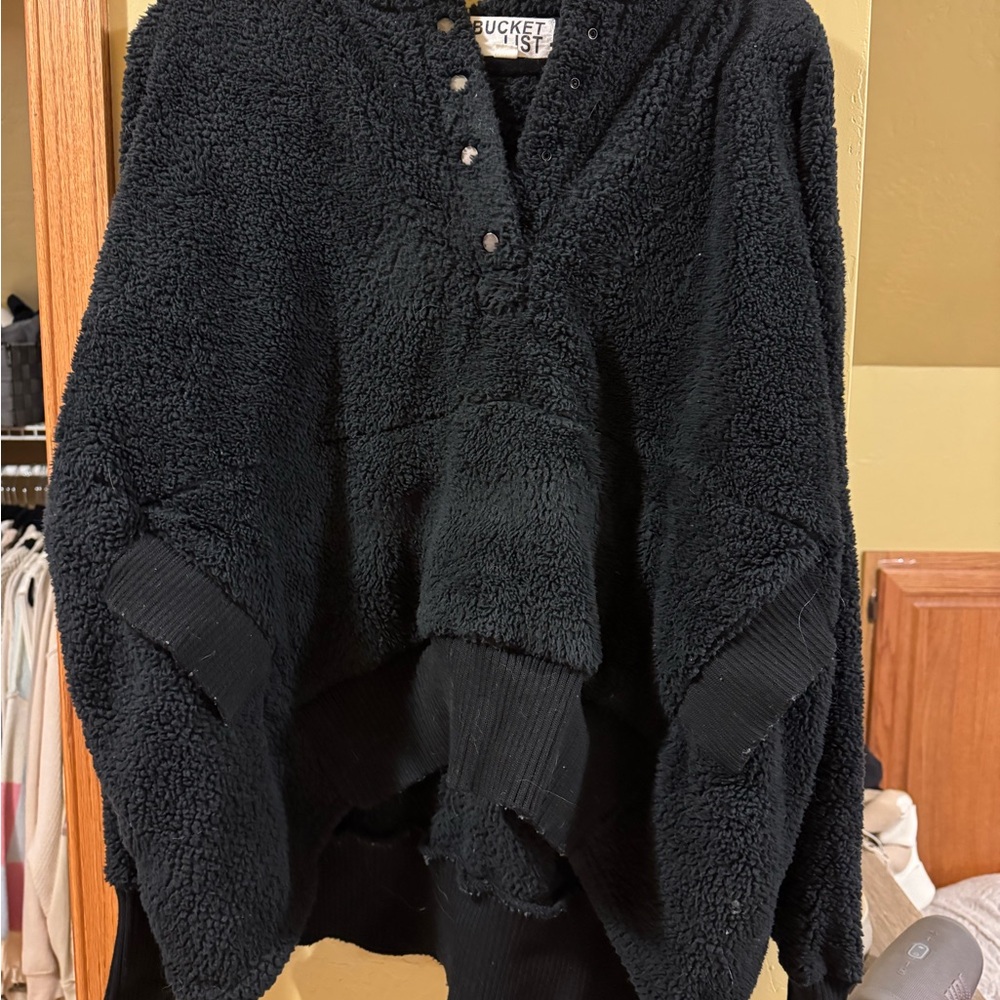 Bucket List Black Fleece Pullover